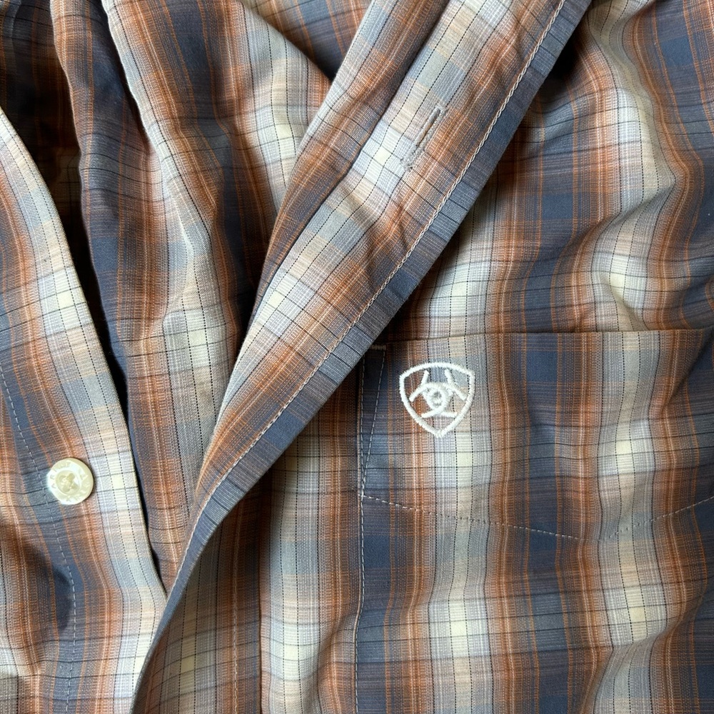 Long sleeve ariat button down - Picture 3 of 4